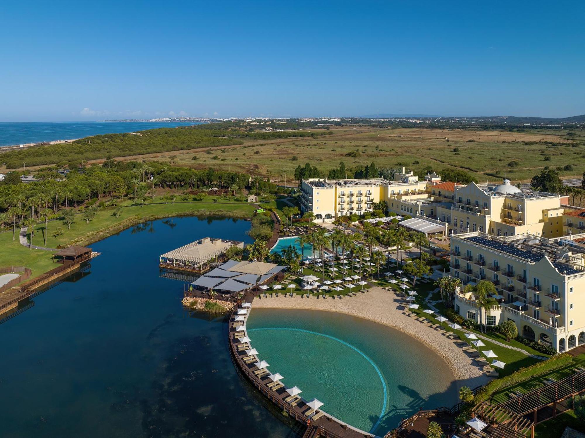 Domes Lake Algarve, Autograph Collection Vilamoura Exterior foto Aerial view of the resort